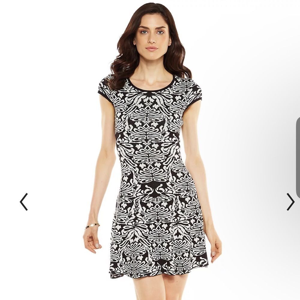 Elle sweater dress fit flare style Size Small black & white